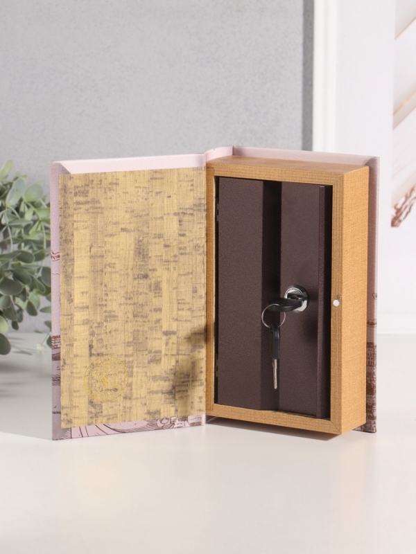 Сейф-книга дерево кожзам "Виктор Гюго. Собор Парижской Богоматери" тиснение 21х13х5 см