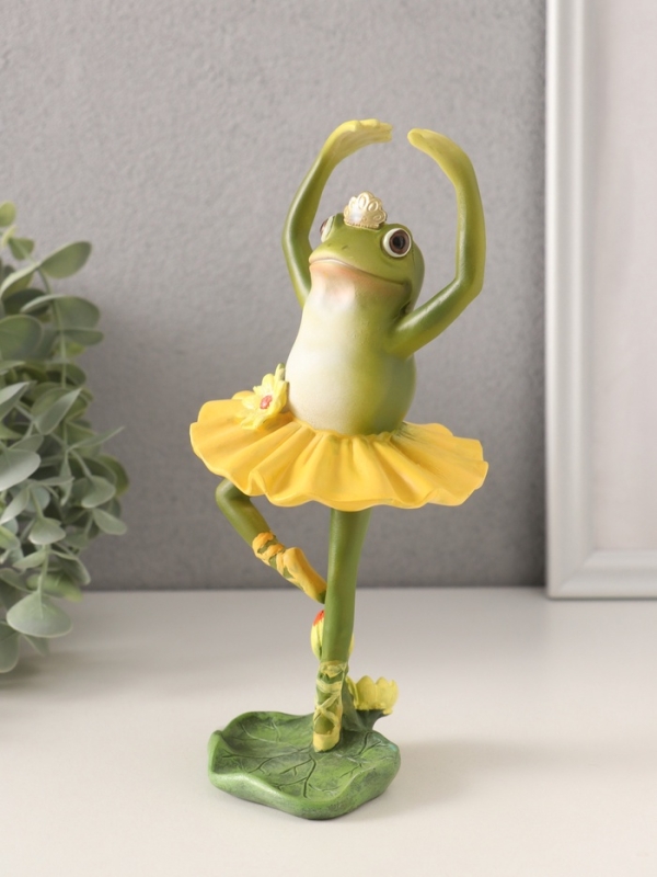 Сувенир полистоун "Лягушка-царевна в пачке балерины" 9,5х9х20 см