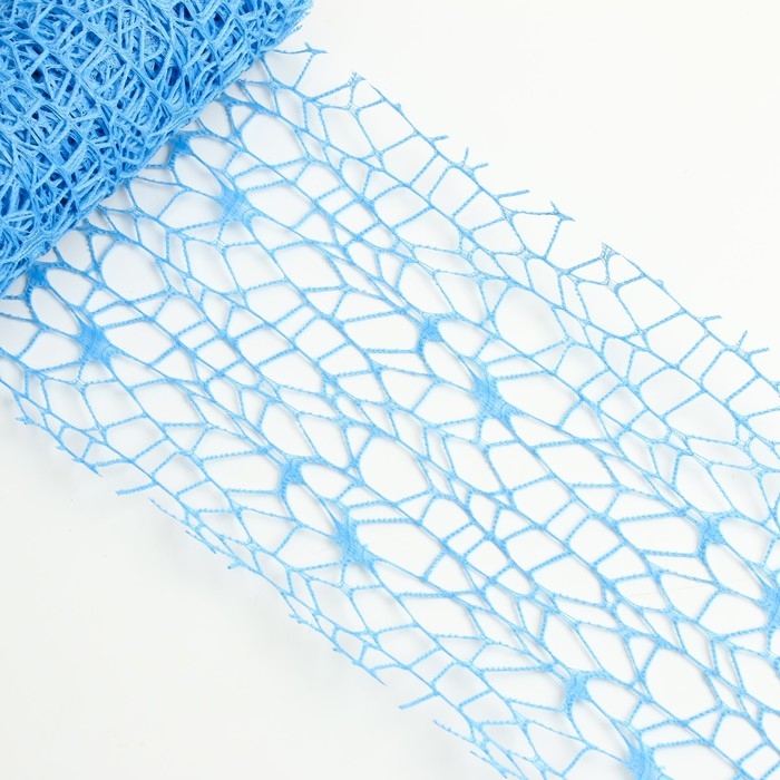 Сетка для творчества "Паутинка. Голубая" намотка 4,5 м 6х6х14 см