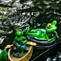 Садовая фигура 14 х 13 х 9,5 см "Лягушка в лодке" Водоплавающая