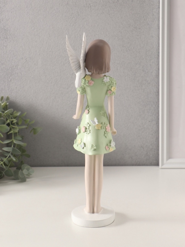 Сувенир полистоун "Девочка с белым голубем на плече" 11х9,5х32,5 см