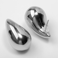 Серьги пластик &laquo;Капля&raquo; изогнутая мах, цвет серебро