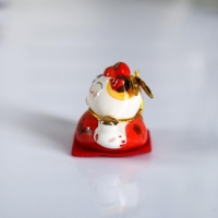 Сувенир керамика "Манэки-нэко в головном уборе, на коврике" набор 5 шт 4,2х5,2х3,5 см Сувенир керамика "Манэки-нэко в головном уборе, на коврике" набор 5 шт 4,2х5,2х3,5 см