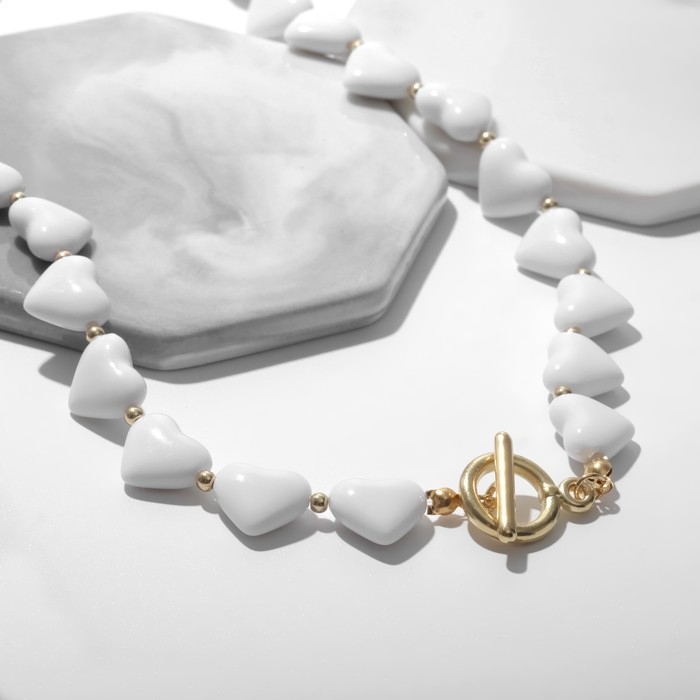 Колье «Перламутр» сердца, цвет белый в золоте, 42см Колье «Перламутр» сердца, цвет белый в золоте, 42см