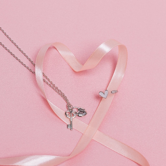 Кольцо «Сердце» мультяшное, цвет белый в серебре, безразмерное Кольцо «Сердце» мультяшное, цвет белый в серебре, безразмерное