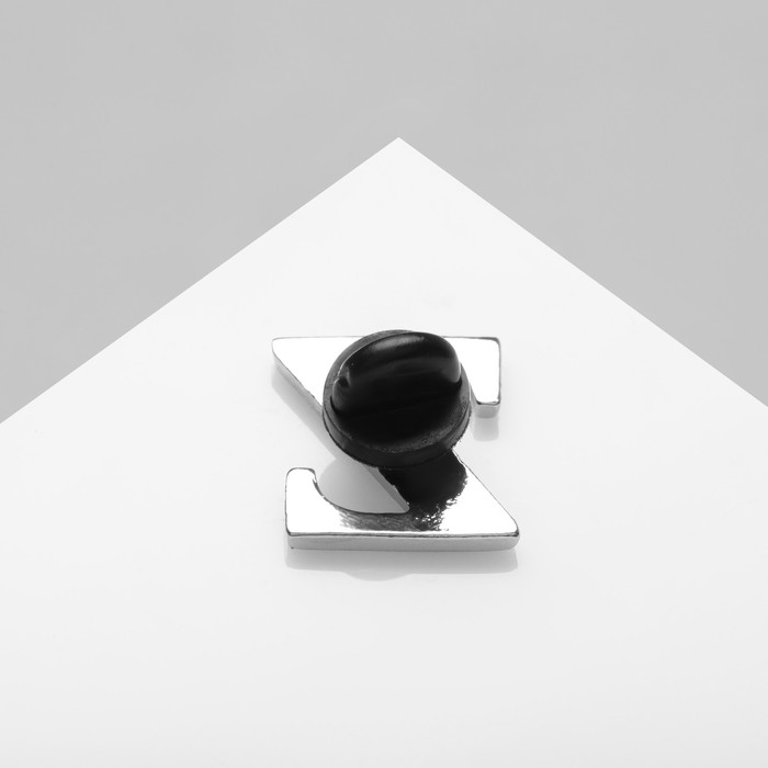 Значок &laquo;Z&raquo;, цвет серебро