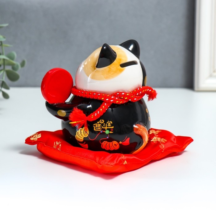 Копилка керамика Копилка керамика "Манэки-нэко чёрный с веером и свитком" 9х8х11 см