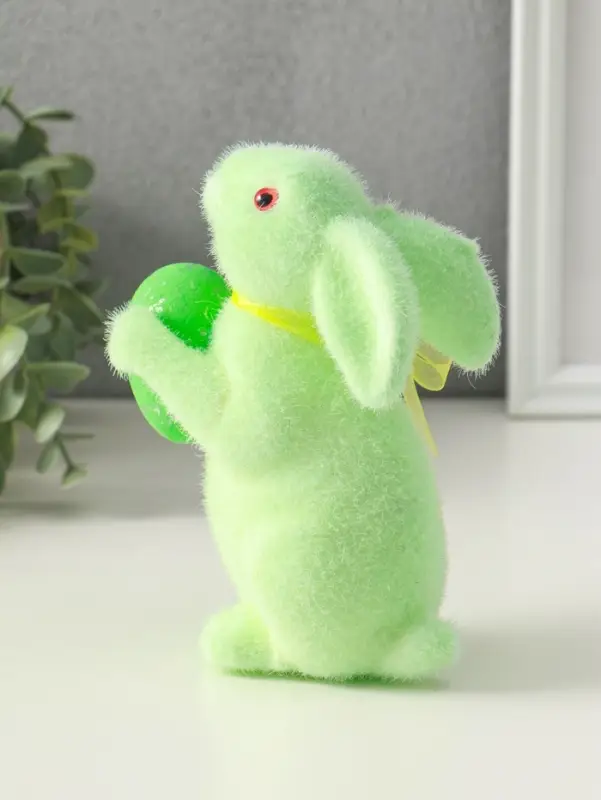 Сувенир пасхальный "Мятный заяц с пасхальным яйцом" 6х11х15,5 см