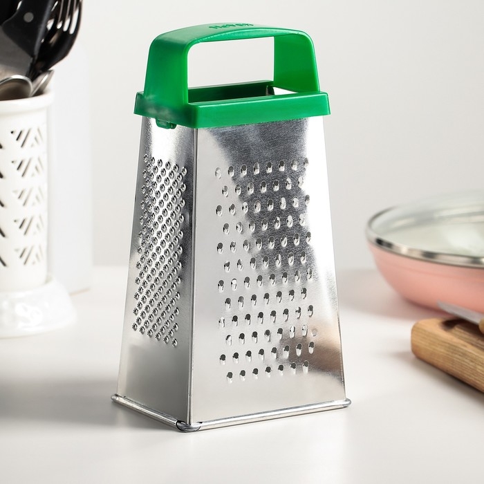 Тёрка &laquo;Универсал&raquo;, 4 грани, с пластмассовой ручкой, 11&times;8,5&times;22 см, цвет МИКС