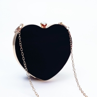 Сумка жен, 18*9*20, отд на фермуаре, цепь, текстиль, сердце, черный