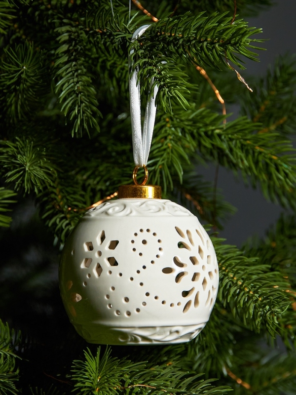 Елочный шар "Вьюга" 10х8.8х8.8, 1 LED, LR44x3(в компл.), Т/БЕЛЫЙ