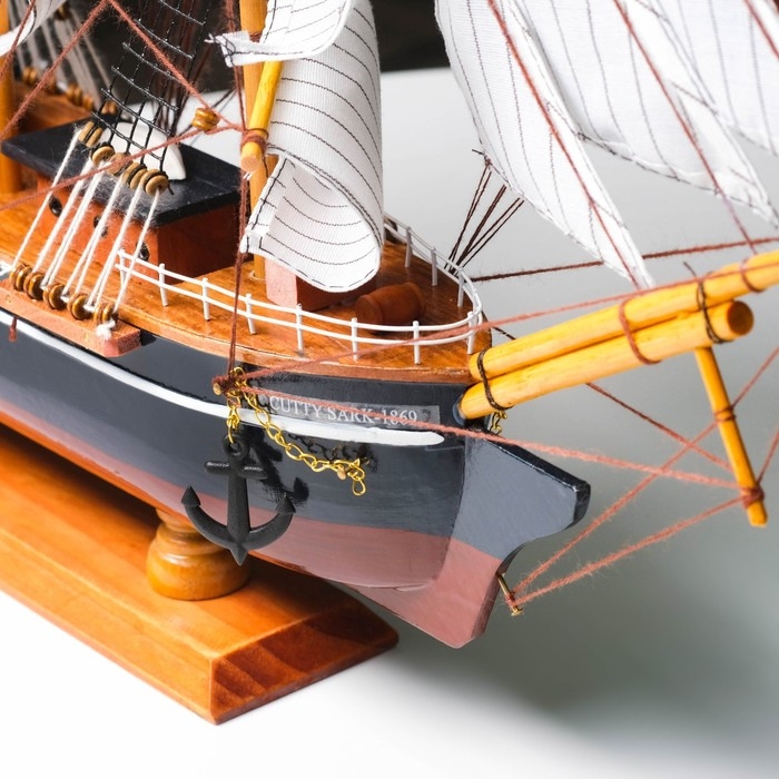 Корабль сувенирный большой &laquo;Трёхмачтовый&raquo;, борта светлое дерево, паруса белые, 59 х 10 х 49 см