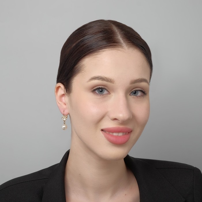 Серьги с жемчугом &laquo;Грация&raquo; цветы с бусиной, цвет МИКС