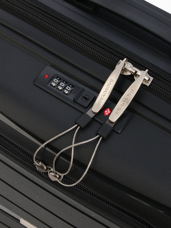 Чемодан 20", PP, 38*22*56, отд на молнии, отд/ноут, код замок, 4 колеса, черный