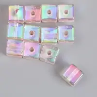 Бусина для творчества пластик "Кубик. Прозрачный перламутр" розовый 1,4х1,4х1,4 см