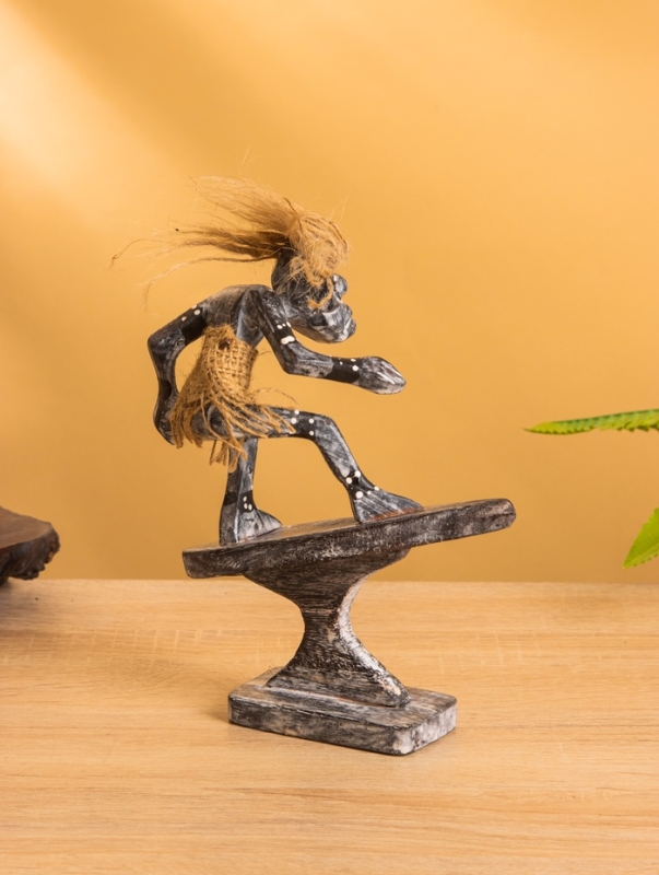 Сувенир "Абориген серфигист" дерево, 14х7х17 см