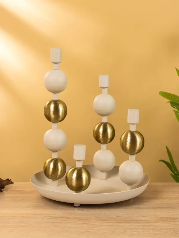 4 подсвечника на тарелке со сферами, фисташковый 25,5х22,5х32 см