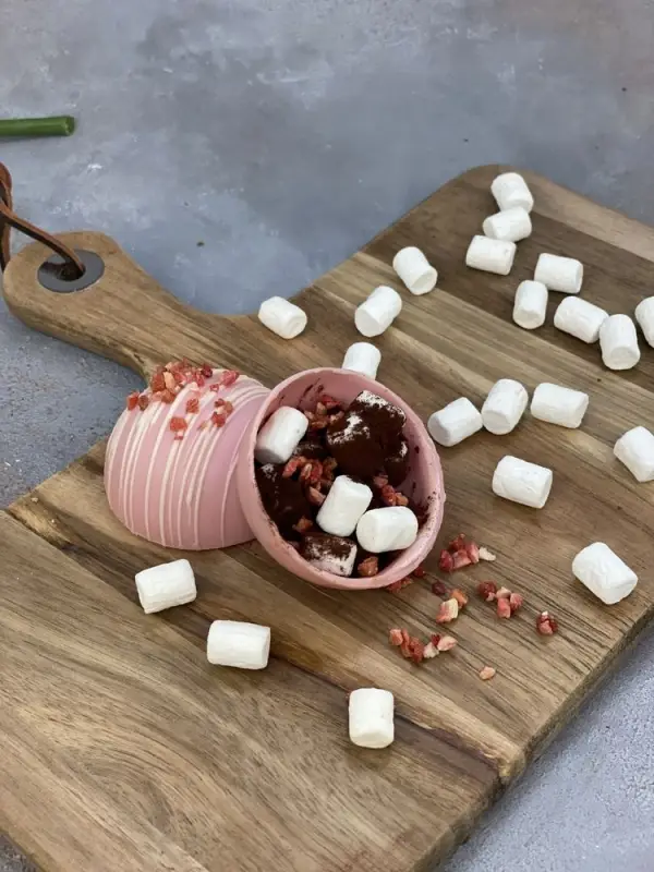 Шоколадная бомбочка &laquo;Клубника&raquo;