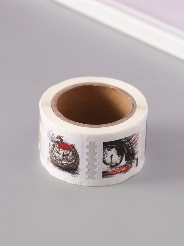 Наклейка бумага "Марки. Хэллоуин" 3х3 см 200 шт в рулоне