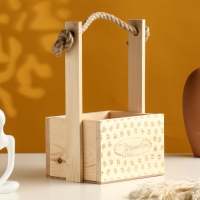 Кашпо деревянное, 15×12×8(25) см "С Праздником!", ручка верёвка, гравировка Кашпо деревянное, 15×12×8(25) см "С Праздником!", ручка верёвка, гравировка