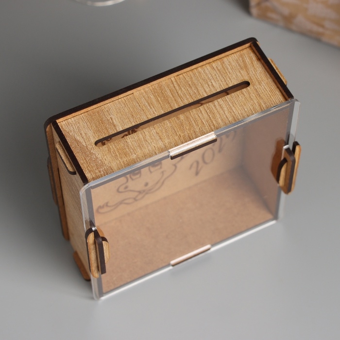 Новогодняя копилка с акрилом Новогодняя копилка с акрилом "Змея. Новогодняя" 12х12х4 см