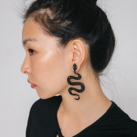 Новый год! Символ года 2025! Серьги «Змеи» изогнутые, цвет чёрный в золоте Новый год! Символ года 2025! Серьги «Змеи» изогнутые, цвет чёрный в золоте