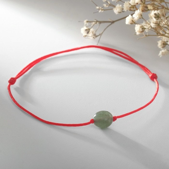 Браслет желаний &laquo;Нефрит&raquo; на красной нити, длина регулируется