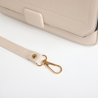 Сумка женская мессенджер на магните, цвет молочный Сумка женская мессенджер на магните, цвет молочный