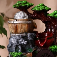 Фонтан "Слоники под деревом, бочки и кувшины" 12х15х24 см (с подсветкой) Фонтан "Слоники под деревом, бочки и кувшины" 12х15х24 см (с подсветкой)