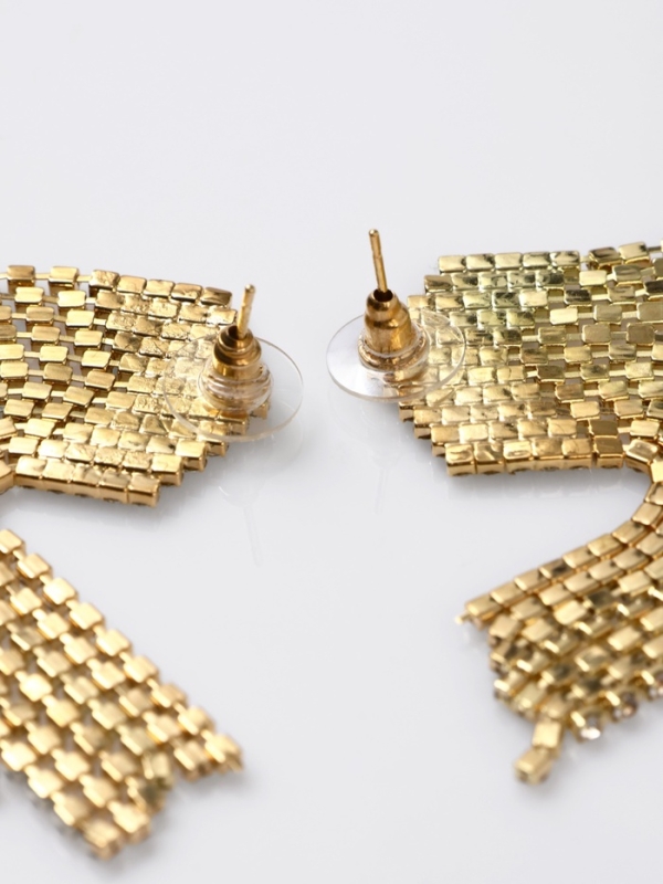 Серьги висячие со стразами &laquo;Водопад&raquo; мягкий ромб, цвет белый в серебре