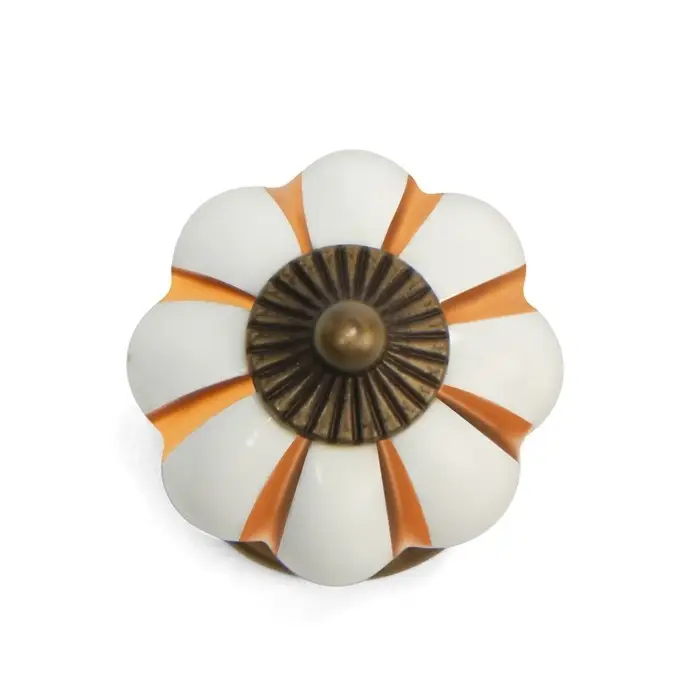 Ручка-кнопка ТУНДРА, d=33, пластик, белая с золотым