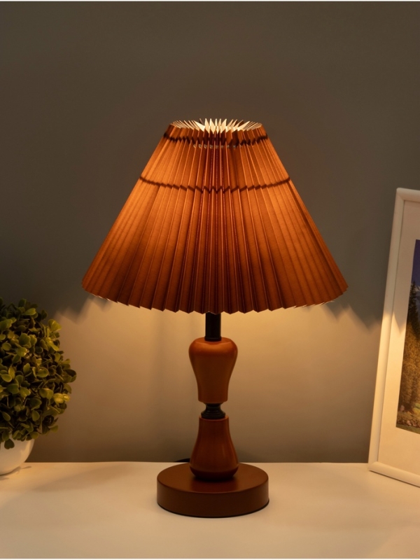 Лампа настольная BayerLux ЭКО "Камила" 1х40Вт Е27 черный/темно-кор. 27х27х40см