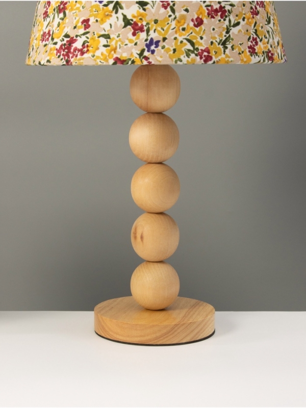 Настольная лампа ЭКО "Бусины" 1х40Вт Е27 светлое дерево 25х25х43см