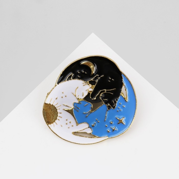 Значок &laquo;Небесные коты&raquo;, цветной в золоте