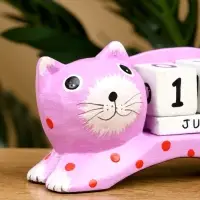 Календарь настольный &laquo;Кошка&raquo;, 14&times;4&times;10 см, дерево, сиреневый