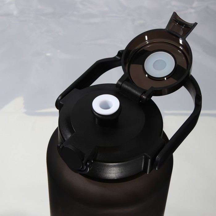 Бутылка для воды с наклейками &laquo;Сила духа&raquo;, 2,25 л