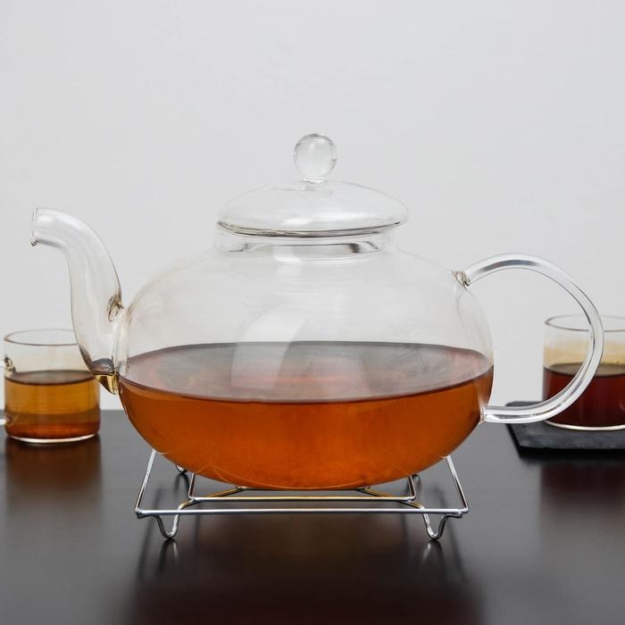 Подставка под горячее на ножках Доляна &laquo;Квадрат&raquo;, 14&times;14&times;2 см, цвет хром