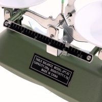 Весы лабораторные, с набором гирь 200 г. Весы лабораторные, с набором гирь 200 г.