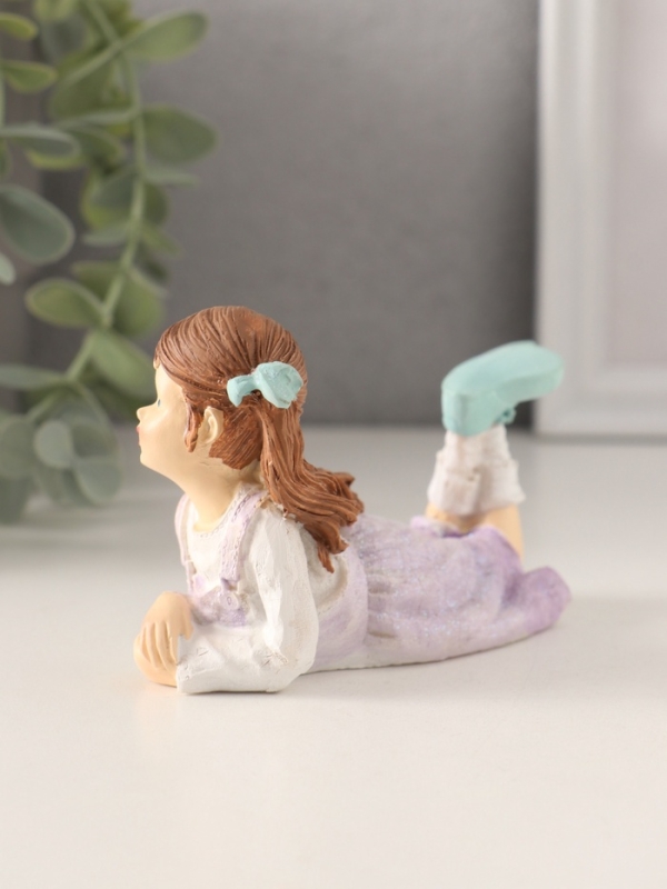 Сувенир полистоун "Малышка в сиреневом сарафане" 14х6,5х7 см