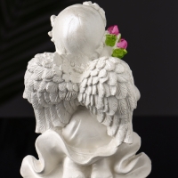 Фигура "Ангел с букетиком" 15х8х9 см, цвет перламутр