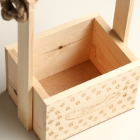 Кашпо деревянное, 15×12×8(25) см "С Праздником!", ручка верёвка, гравировка Кашпо деревянное, 15×12×8(25) см "С Праздником!", ручка верёвка, гравировка