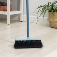 Щётка для пола мягкая &laquo;Арианна&raquo;, длина щетины 5.5 см, с черенком, МИКС