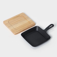 Сковорода чугунная &laquo;Квадрат. Гриль&raquo;, 19&times;3 см, на деревянной подставке