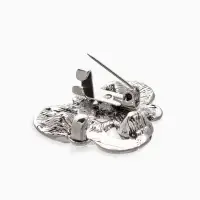 Зажим для кардигана "Ажур", узел, цвет белый в чернёном серебре