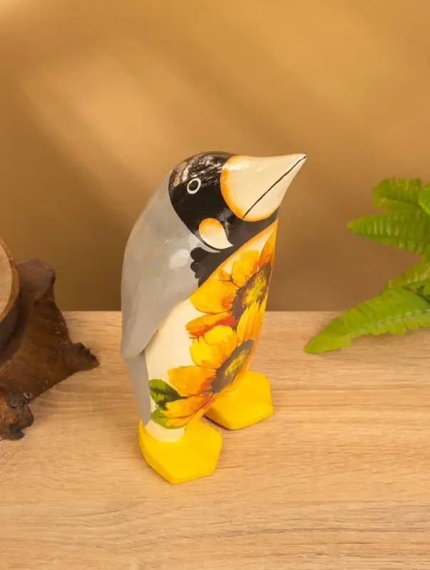 Сувенир &laquo;Пингвин в цветах&raquo;, 11&times;11&times;22 см, дерево