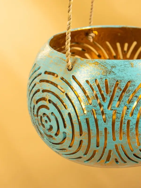Подсвечник подвесной из кокоса, 14&times;14&times;10 см, бирюзово-золотой