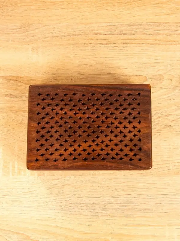 Шкатулка резная "Холи" 18х13х6 см, дерево шишам