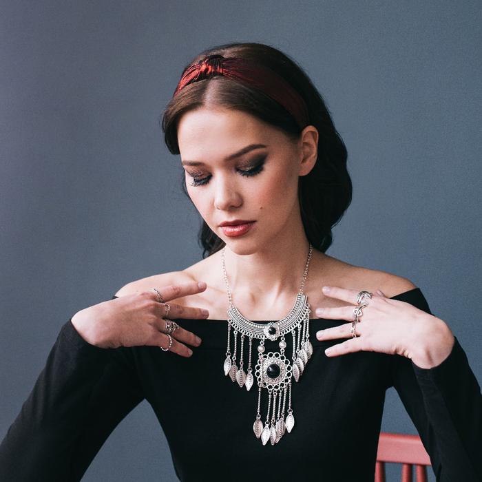 Колье &laquo;Ажурные перья&raquo; круг, цвет чёрный в чернённом серебре, 35 см