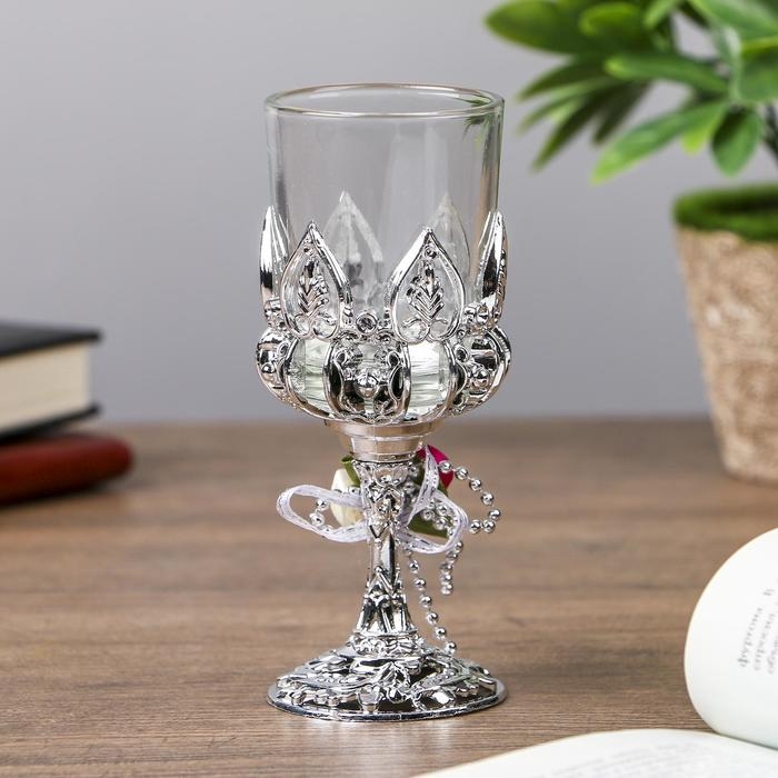 Подсвечник пластик, стекло на 1 свечу Подсвечник пластик, стекло на 1 свечу "Розочки" бокал на ножке серебро 13х6х6 см