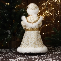 Снегурочка "В шубке с орнаментом" двигается, с подсветкой, 40х20 см, золото